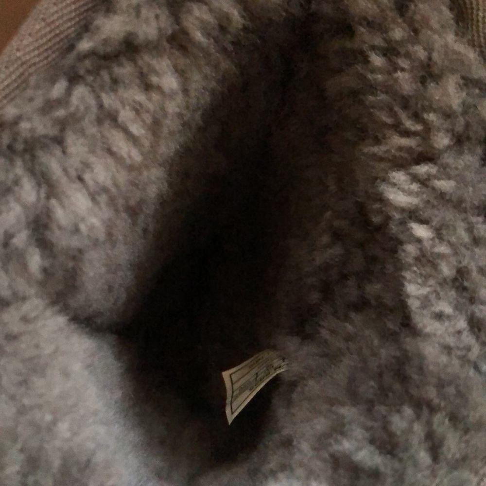 🚫SOLD🚫Classic Short UGGs - Picture 5 of 17